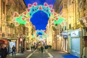 Feestelijke lichtjestocht door Valletta: Een kerstwandeling