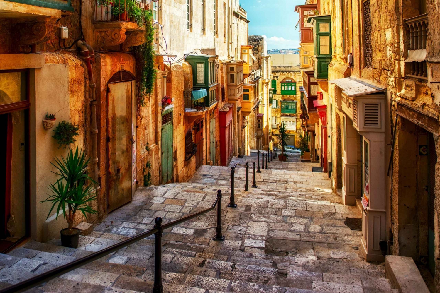 Valletta Street Food & History Tour With Private Transfers