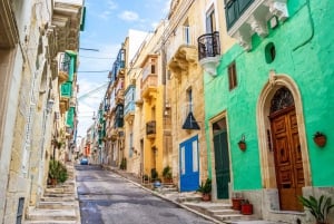 Tour histórico e de comida de rua em Valletta com traslados particulares
