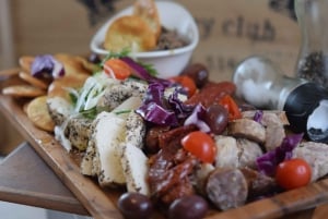 Valletta Street Food & History Tour med private transfers