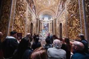 Tour durch die St. John's Co-Cathedral nach Feierabend mit Aufführung