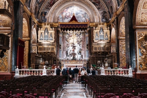 Tour durch die St. John's Co-Cathedral nach Feierabend mit Aufführung