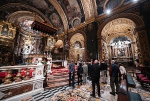 Tour durch die St. John's Co-Cathedral nach Feierabend mit Aufführung