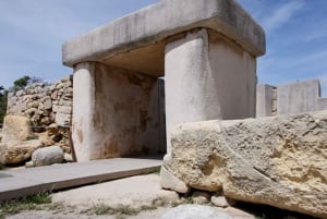 タルシエン寺院、カランカ湾、青の洞窟、マルサクスロックを訪問