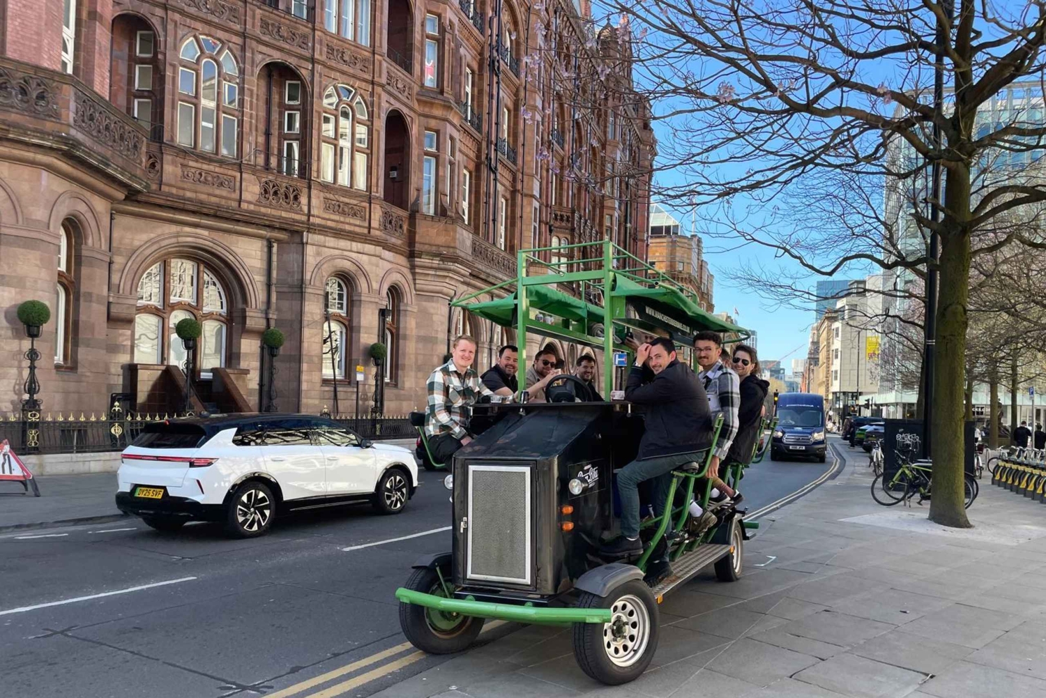 Manchester: Ölcykeltur med drinkar och musik
