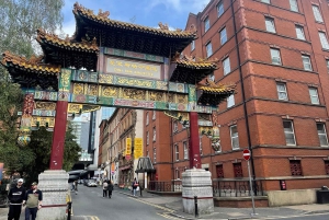 Manchester tour met chauffeur en transfer in een Mercedes V-klasse