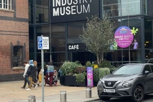 Manchester tour met chauffeur en transfer in een Mercedes V-klasse