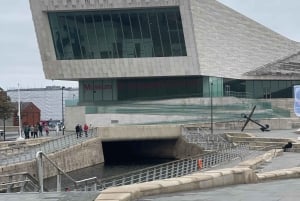 Manchester tour met chauffeur en transfer in een Mercedes V-klasse