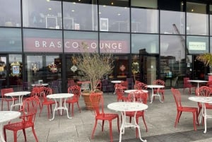 Manchester tour met chauffeur en transfer in een Mercedes V-klasse