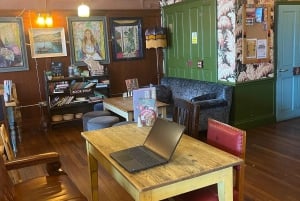 Manchester tour met chauffeur en transfer in een Mercedes V-klasse