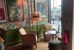 Manchester tour met chauffeur en transfer in een Mercedes V-klasse