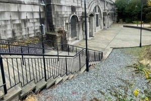 Manchester tour met chauffeur en transfer in een Mercedes V-klasse