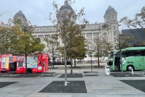 Manchester tour met chauffeur en transfer in een Mercedes V-klasse