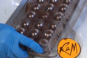 Manchester: Aula de confeção de praliné de chocolate (bombom)