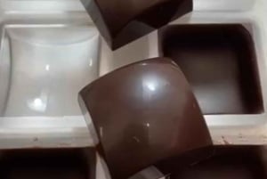 Manchester: Aula de confeção de praliné de chocolate (bombom)