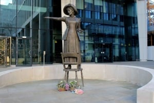 Manchester: City Walking Tour & Exploration Game