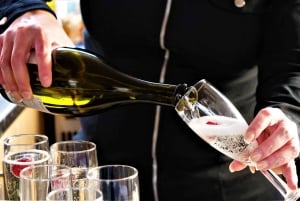 Manchester: Elvis-on-the-River Cruise