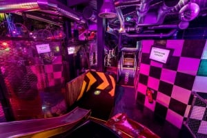 Manchester: Junkyard Golf Club Tickets for 9 or 18 Holes