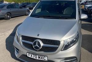 Manchester tour met chauffeur en transfer in een Mercedes V-klasse