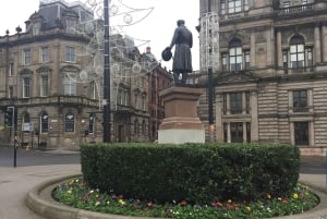 Manchester tour met chauffeur en transfer in een Mercedes V-klasse