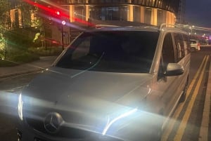 Manchester tour met chauffeur en transfer in een Mercedes V-klasse