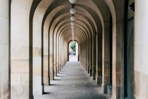 Manchester: Sightseeing Walking Custom Tour with a Guide