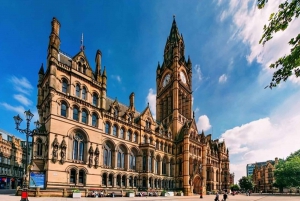 Manchester: Sightseeing Walking Custom Tour with a Guide