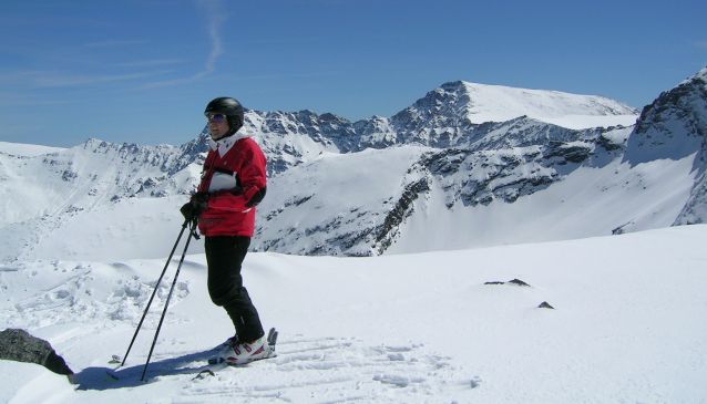 Head up to Sierra Nevada and enjoy a day skiing or snowboarding