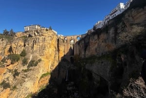 ab Marbella/Estepona: VIP-tur Ronda + Setenil d. l. Bodegas