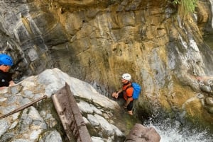 Benahavís: Guided Canyoning Trip (Benahavís River Walk)