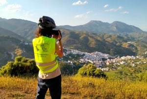 Bicicleta eléctrica de montaña en el parque nacional de la Sierra de las Nieves