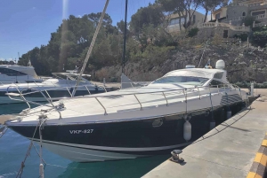 Estepona: Lyxig yachtuthyrning med besättning, drycker och snacks