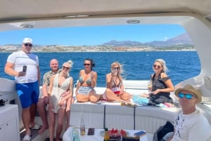 Estepona: Lyxig yachtuthyrning med besättning, drycker och snacks