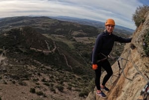 Desde Estepona: Vía Ferrata de Casares tour guiado de escalada