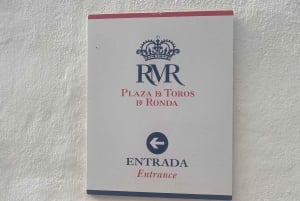 Desde Marbella: Ronda, incluye transporte, cafetería, plaza de toros, tapas y bebidas