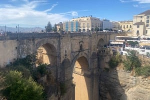 Z Marbelli: prywatna wycieczka do Ronda, w tym transfer, kawa, arena walk byków, tapas, drinki