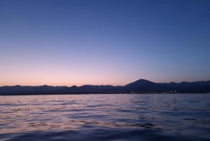 Marbella: Sunset Luxury Sailing Cruise in Puerto Banús