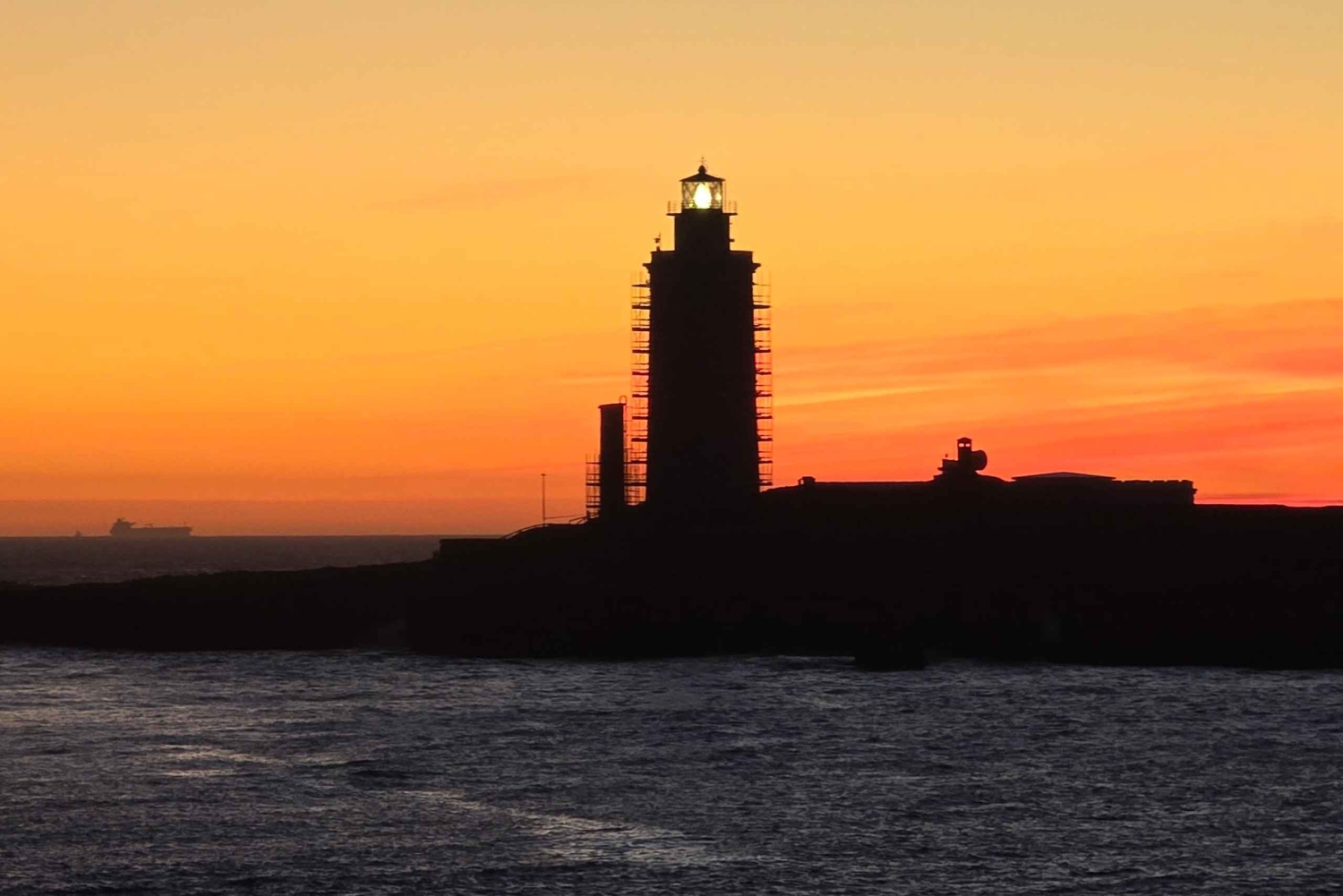 Boottocht in Marbella, snacks, drankjes en muziek