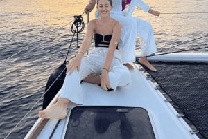 Marbella: rejs katamaranem o zachodzie słońca z napojami i przekąskami