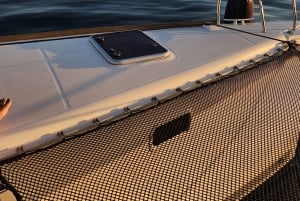 Marbella: rejs katamaranem o zachodzie słońca z napojami i przekąskami