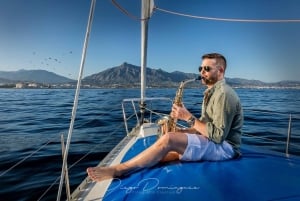 Marbella: Puerto Banús Private Sailing Cruise with Drinks