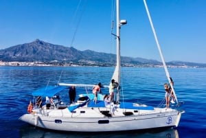 Marbella: Puerto Banús Private Sailing Cruise with Drinks