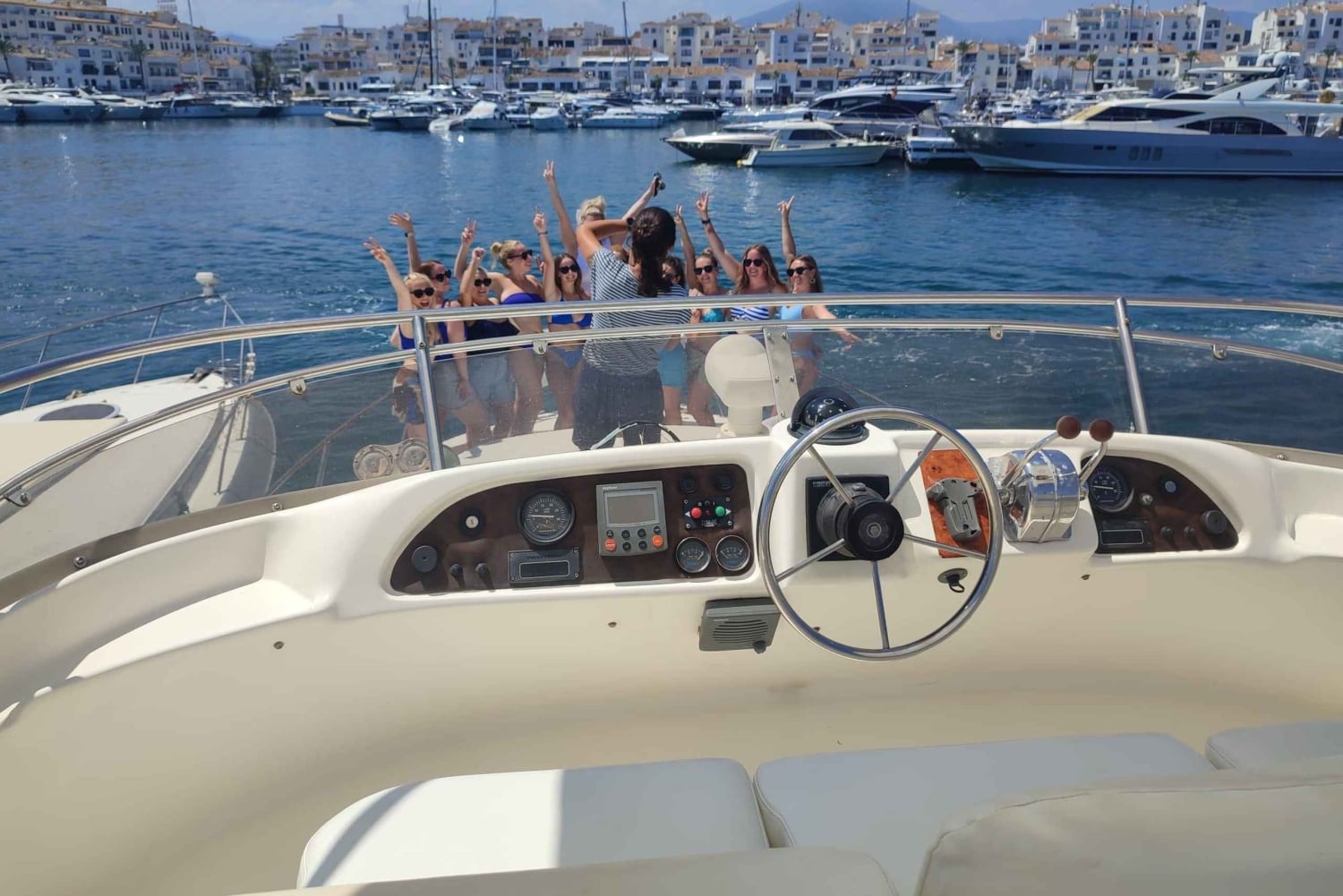 Marbella: Delfinsafari och solnedgångar på yacht