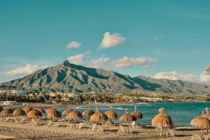 Marbella: Express Walk with a Local in 60 minutes