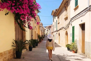 Marbella: Express Walk with a Local in 60 minutes