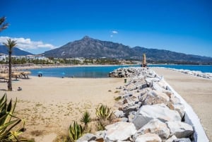 Marbella: Express Walk with a Local in 60 minutes