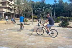 Marbella: Wycieczka rowerowa z przewodnikiem z degustacją tapas i napojami
