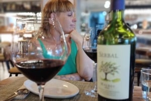 Marbella: Geführte Markttour mit Tapas und Weinbegleitung