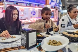 Marbella: Geführte Markttour mit Tapas und Weinbegleitung