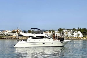 Marbella: Private Cruise in Yacht